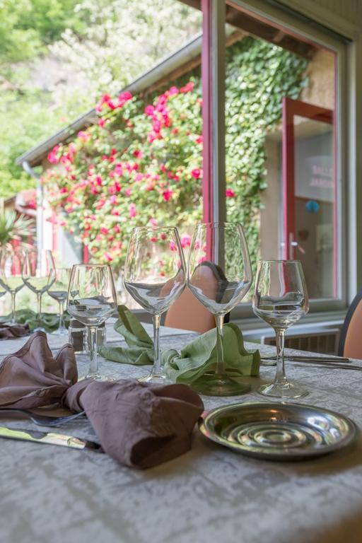 Hotellerie De La Cascade Saint-Genis-les-Ollières Esterno foto